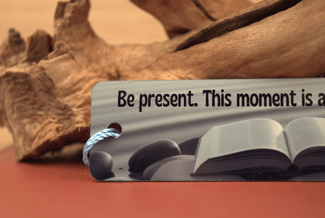 "Monochrome Mindfulness Aluminium Bookmark – ‘Be Present’ Inspirational Design
