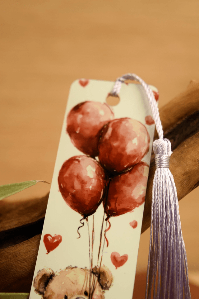 Cute Bear Bookmark – Adorable Design with Balloons & Heart 