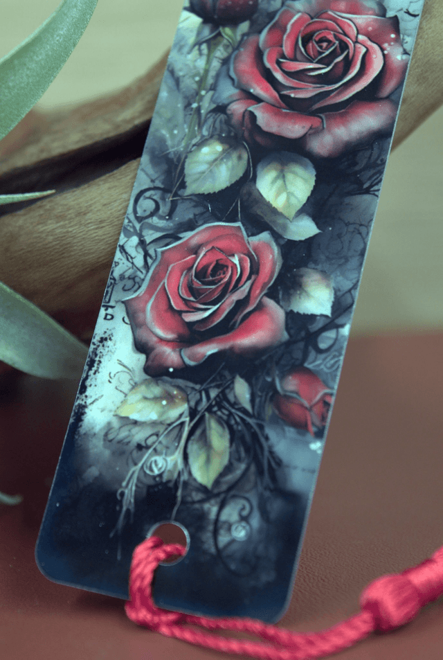 Gothic Rose Aluminium Bookmark – Monochrome Design with Red Roses