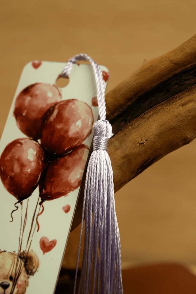 Cute Bear Bookmark – Adorable Design with Balloons & Heart 