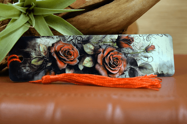 Gothic Rose Aluminium Bookmark – Monochrome Design with Red Roses